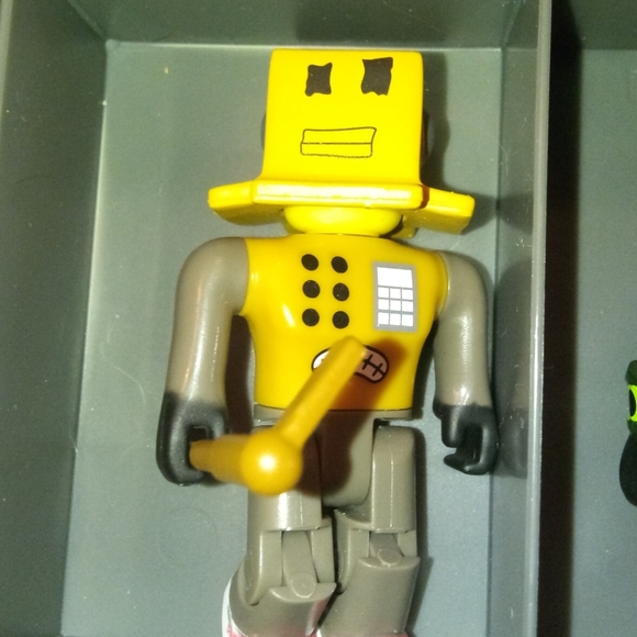 Roblox 27 Figures Case & Accessories - Picture 6 of 16